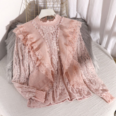 Μοντέρνο δαντελωτό γυναικείο πουκάμισο με μεγάλο κολάρο και μακρύ μανίκι σε μπεζ, ροζ και λευκό χρώμα