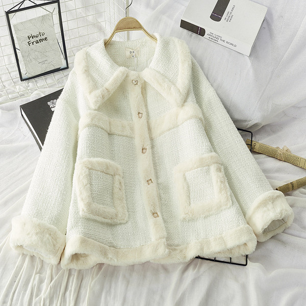 Дамско модерно ватирано палто от туид с пух и копчета в черен и бял цвят