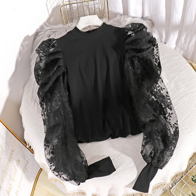 Μοντέρνα γυναικεία μπλούζα με μανίκια δαντέλα και οβάλ λαιμόκοψη σε διάφορα χρώματα