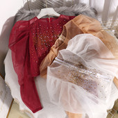 Μοντέρνα γυναικεία μπλούζα από τούλι με φερμουάρ και πέτρες σε κόκκινο, μπεζ, λευκό και μαύρο χρώμα