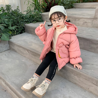 Χειμερινό γυναικείο μπουφάν για κορίτσια σε τρία χρώματα με τσέπες και κουκούλα