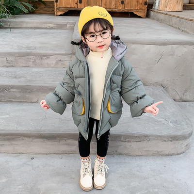 Χειμερινό γυναικείο μπουφάν για κορίτσια σε τρία χρώματα με τσέπες και κουκούλα