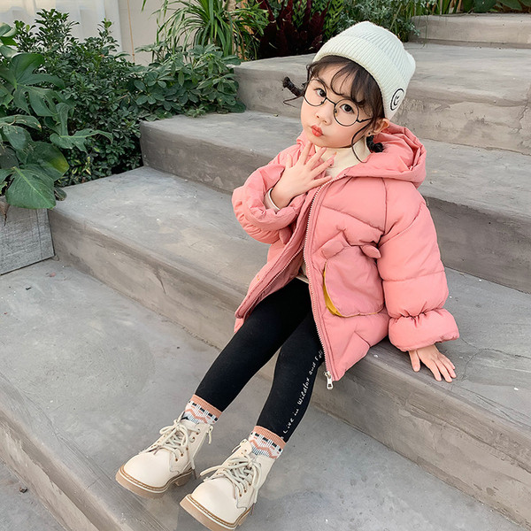 Χειμερινό γυναικείο μπουφάν για κορίτσια σε τρία χρώματα με τσέπες και κουκούλα