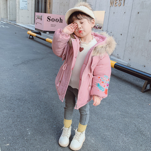 Napi gyerekkabát lányoknak három színben hímzéssel és nyakkendővel