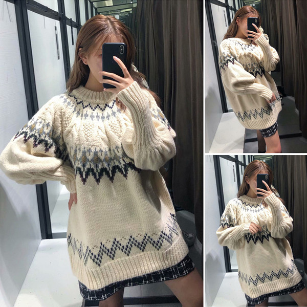 Hosszú téli pulóver, jacquard kötött ovális nyakkivágással, bézs színben