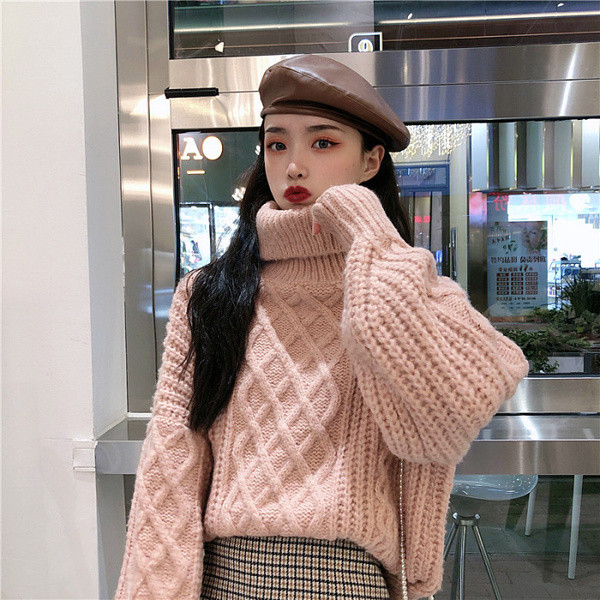 Γυναικείο πουλόβερ με κολάρο και μακρύ μανίκι σε ροζ και λευκό χρώμα