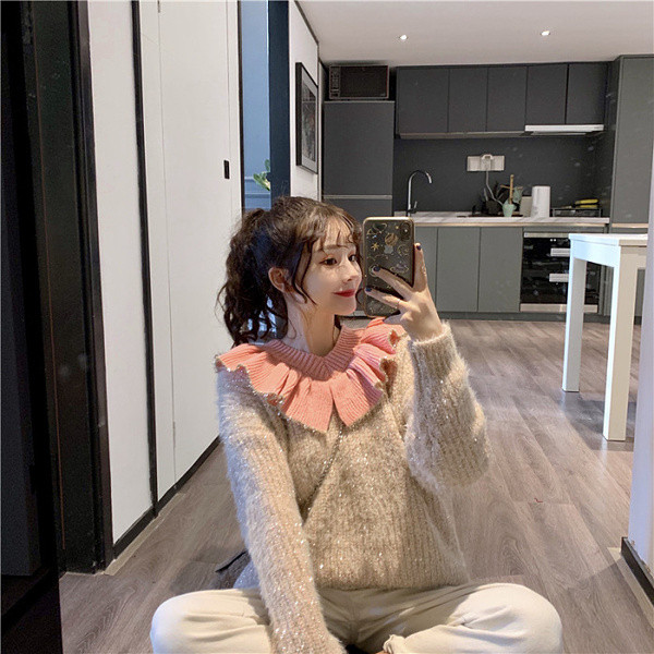 Női kötött pulóver V-nyakkal, fekete és rózsaszín színben