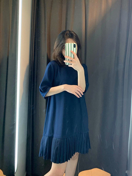 Rövid, laza, rakott ruha, rövid ujjú kék színben