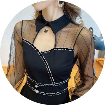 Κομψό γυναικείο μακρύ φόρεμα με μαύρο τούλι με μακριά μανίκια