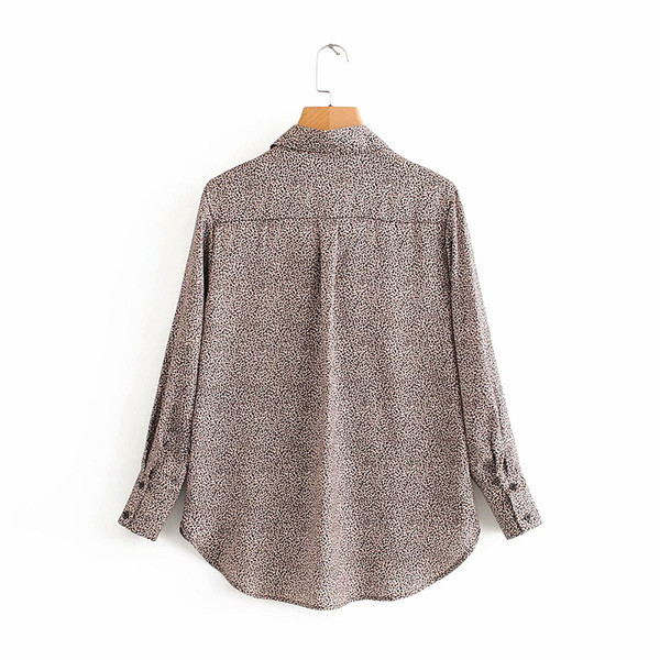 Klasszikus, leopárdmintás női alkalmi ingmodell