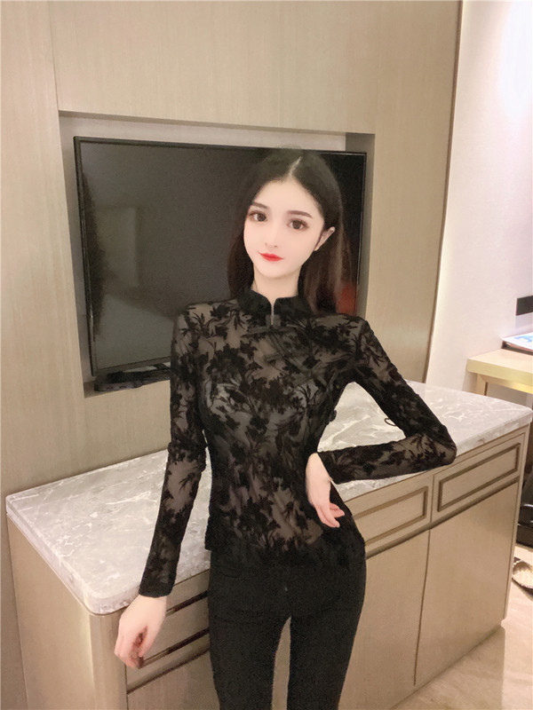 Νέο μοντέλο γυναικεία μπλούζα με κεντήματα σε μαύρο χρώμα