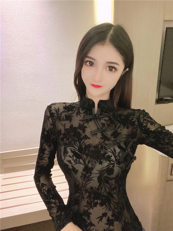 Νέο μοντέλο γυναικεία μπλούζα με κεντήματα σε μαύρο χρώμα