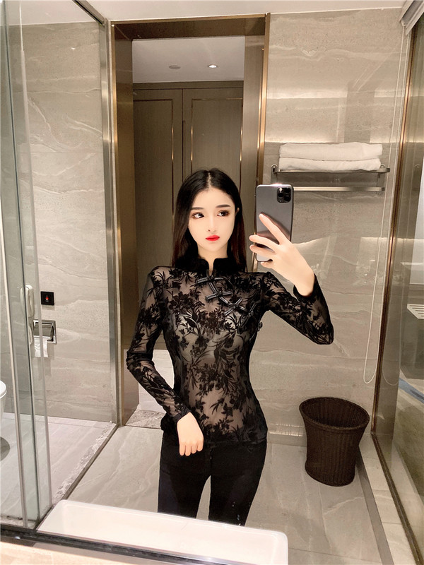 Νέο μοντέλο γυναικεία μπλούζα με κεντήματα σε μαύρο χρώμα