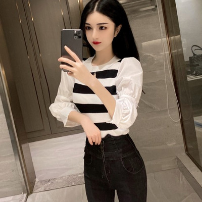 Modern női blúz, hosszú, széles ujjú piros, fehér és fekete színben