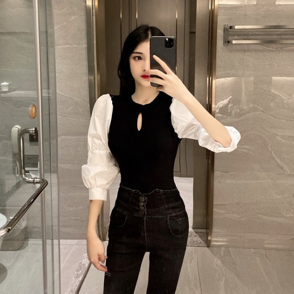 Modern női blúz, hosszú, széles ujjú piros, fehér és fekete színben