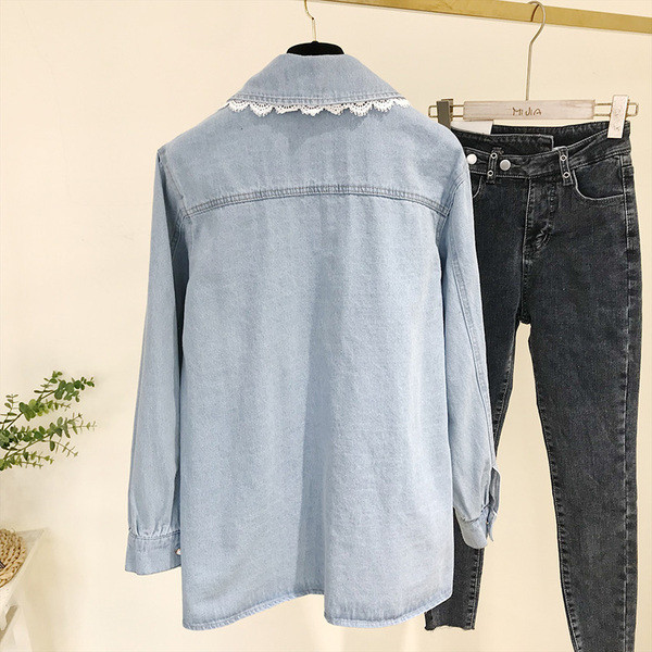 Μοντέρνο γυναικείο πουκάμισο με δαντέλα σε μπλε χρώμα