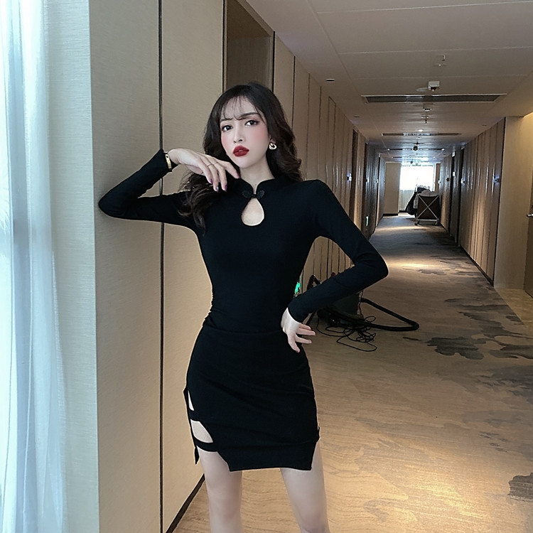 Μαύρο  γυναικείο φόρεμα με μακρύ μανίκι  - Slim μοτίβο