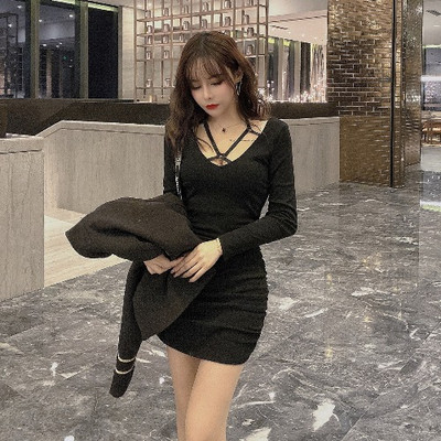 Μοντέρνο γυναικείο κοντό φόρεμα με μακρύ μανίκι με ωοειδές λαιμόκοψη