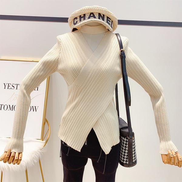 Γυναικείο πλεκτό πουλόβερ V-neck με κόκκινο, μπεζ, μαύρο και καφέ χρώμα