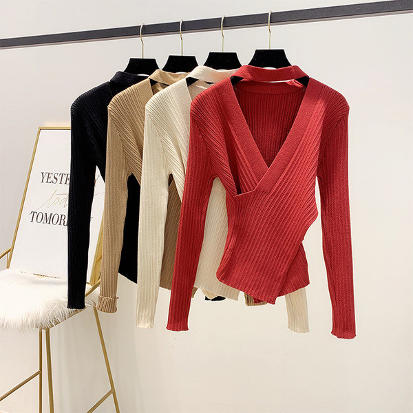 Γυναικείο πλεκτό πουλόβερ V-neck με κόκκινο, μπεζ, μαύρο και καφέ χρώμα