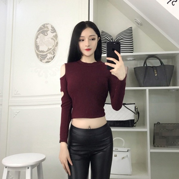 Μοντέρνα γυναικεία μπλούζα με μεγάλο κολάρο και κομμένα κομμάτια σε ροζ, μαύρο και μπορντό χρώμα