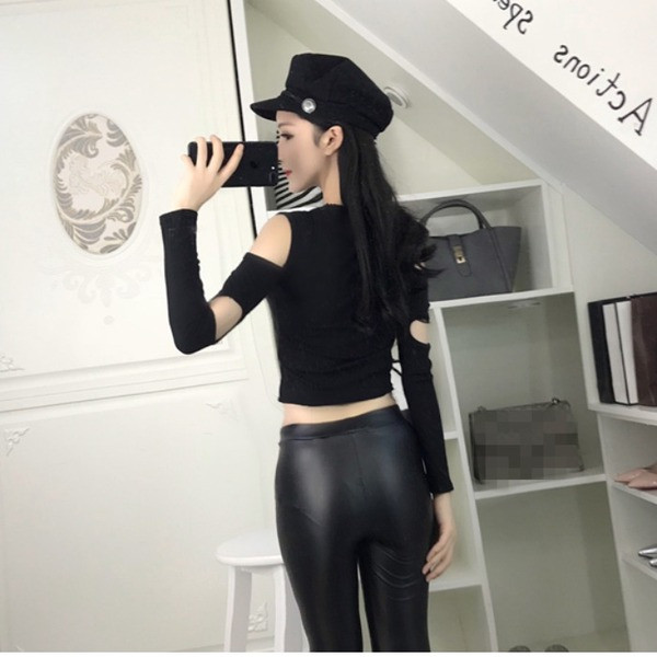 Μοντέρνα γυναικεία μπλούζα με μεγάλο κολάρο και κομμένα κομμάτια σε ροζ, μαύρο και μπορντό χρώμα