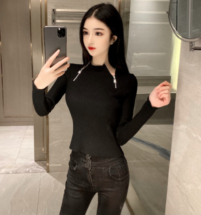 Μοντέρνα γυναικεία μπλούζα με φερμουάρ και μακριά μανίκια σε μαύρο και ροζ χρώμα