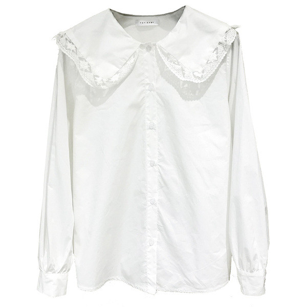 Korszerű női ing kerek nyakkivágással és fehér csipkével