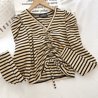 Ριγέ γυνακείο μπλουζάκι  με μακριά μανίκια και V-neck