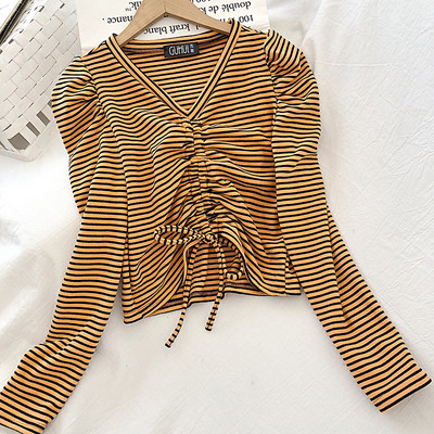 Ριγέ γυνακείο μπλουζάκι  με μακριά μανίκια και V-neck