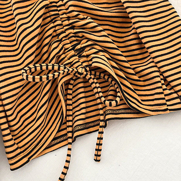 Ριγέ γυνακείο μπλουζάκι  με μακριά μανίκια και V-neck