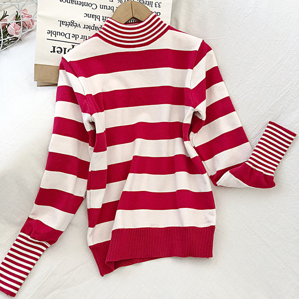 Γυναικεία μπλούζα σε τρία χρώματα με ψηλό κολάρο και μακριά μανίκια