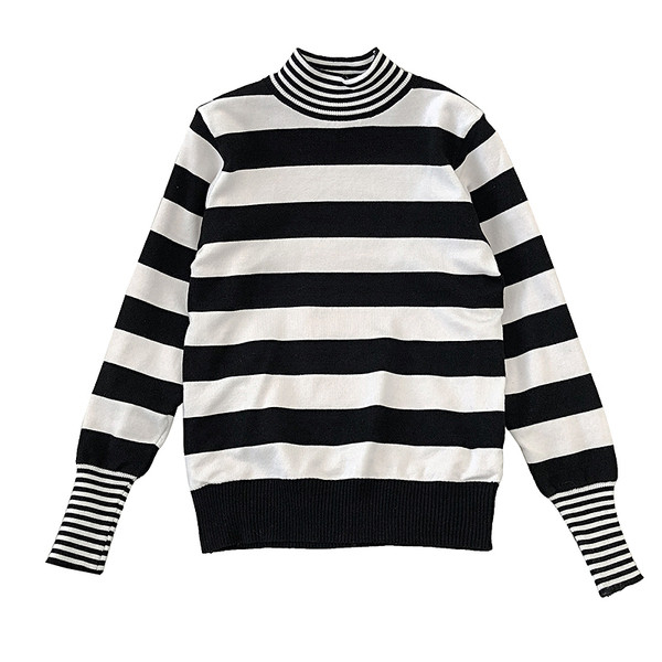 Γυναικεία μπλούζα σε τρία χρώματα με ψηλό κολάρο και μακριά μανίκια