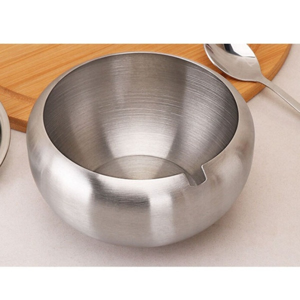 Rozsdamentes acél edény átlátszó fedéllel és kanállal, amely ezüst színű fűszerek tárolására alkalmas