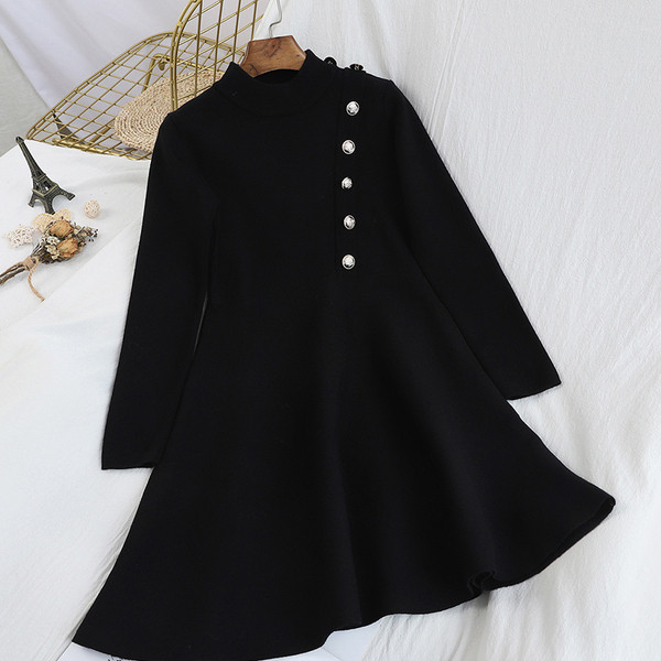 Rochie de dama model nou cu guler jos si nasturi in alb, negru, rosu si roz