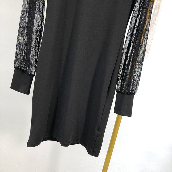 Μοντέρνο γυναικείο φόρεμα δαντελωτό σε μαύρο χρώμα