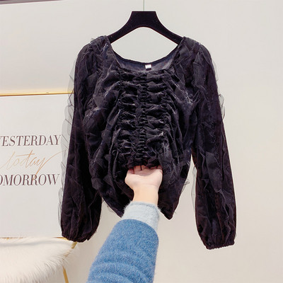 Női ing csipkével és szögletes nyakkivágással fehér és fekete színben