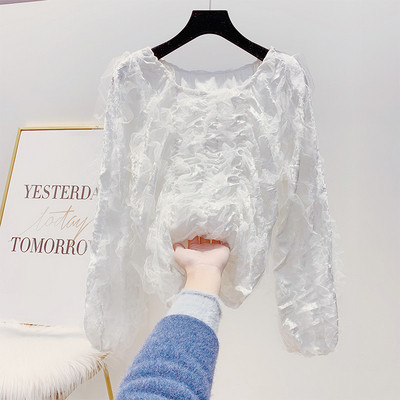 Női ing csipkével és szögletes nyakkivágással fehér és fekete színben