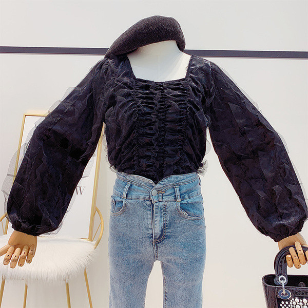 Női ing csipkével és szögletes nyakkivágással fehér és fekete színben