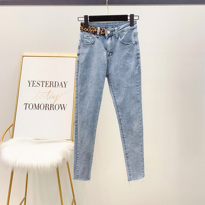 Női farmer magas derékkal, leopárdmintás övön kék színben