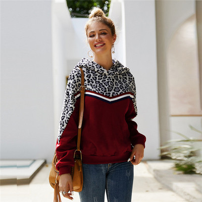 Χειμερινό γυναικείο  φούτερ με τύπωμα και κουκούλα σε μπλε, μαύρο και κόκκινο χρώμα