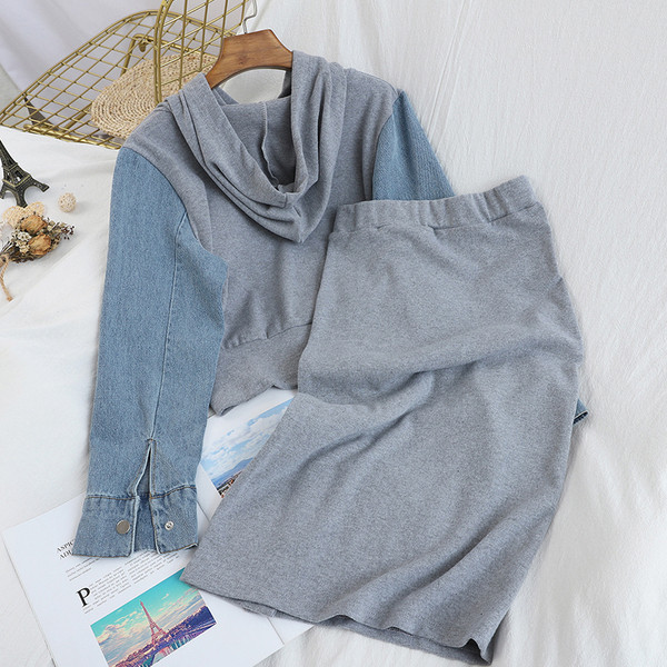 Καθημερινό  γυναικείο σετ  μπλούζα με κουκούλα + φούστα σε γκρι και μαύρο χρώμα