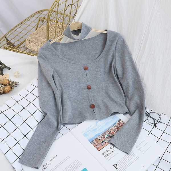 Női blúz gombokkal és kerek nyakkivágással szürke, fehér, fekete és piros színben