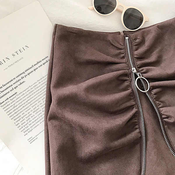 Βελούδινο γυναικείο φόρεμα σε τρία χρώματα με ψηλή μέση και φερμουάρ