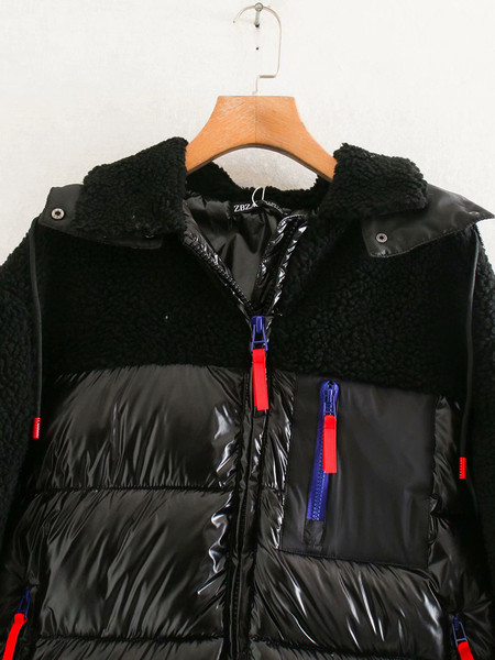 Vastag téli kabát fekete színben cipzárral és kapucnival