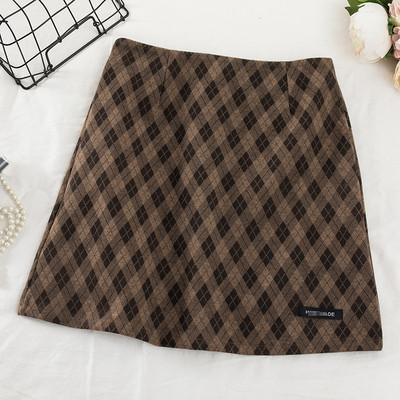 Γυναικεία χειμερινί καρό φούστα σε μαύρο, μπεζ και καφέ χρώμα