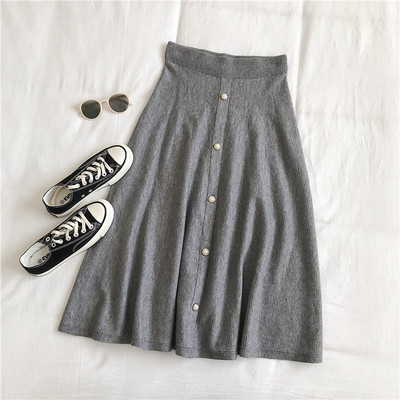 Lezser női szoknya szabású modell három színben, gombokkal