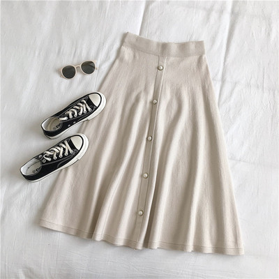 Lezser női szoknya szabású modell három színben, gombokkal