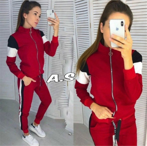 Γυναικείο αθλητικό σετ - φούτερ και παντελόνι σε γκρι, κόκκινο, μαύρο και άσπρο χρώμα