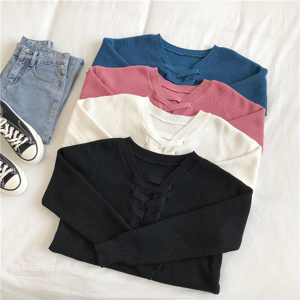 Női alkalmi pulóver négy színben, V-nyakkal és fűzővel